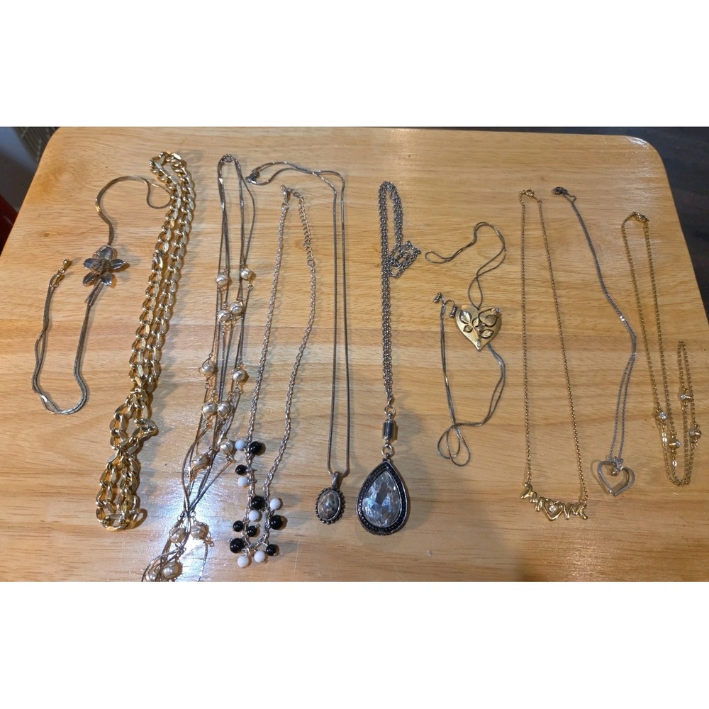 Vntg Jewelry Box Clean Out Lot Of 10 Necklaces